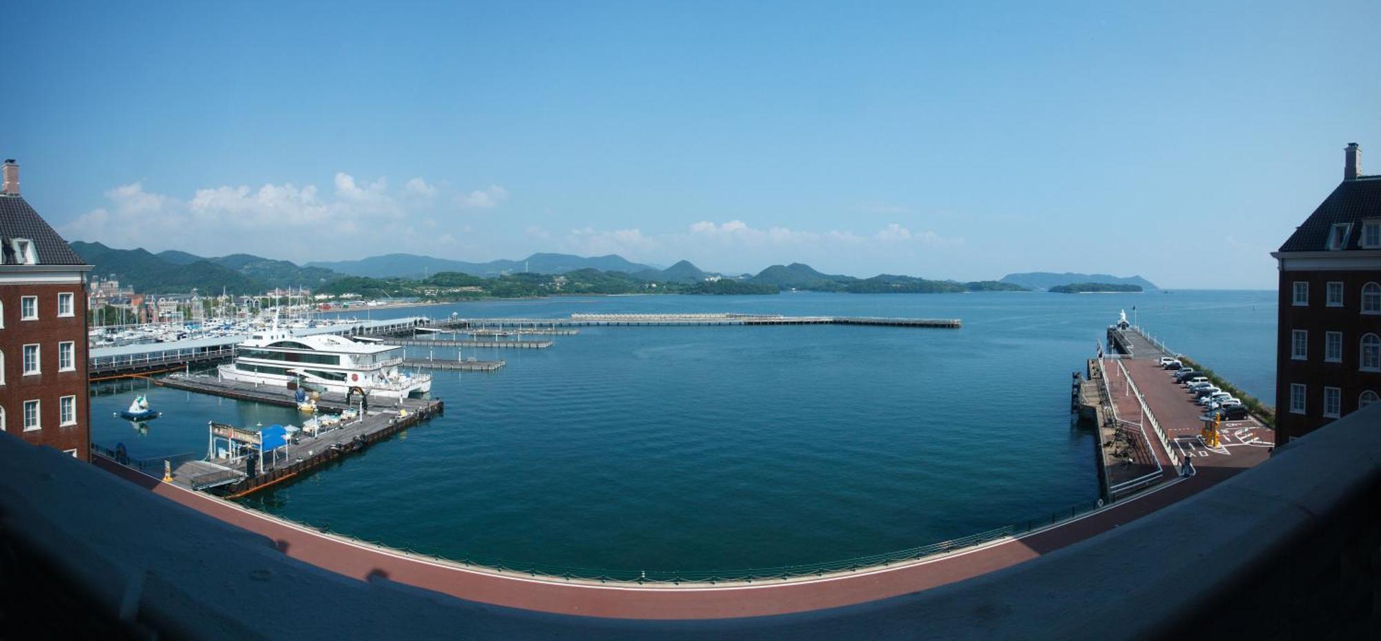 فندق ووترمارك نجاسكي هوس تن بوش ساسيبو المظهر الخارجي الصورة View of the port of Chichijima