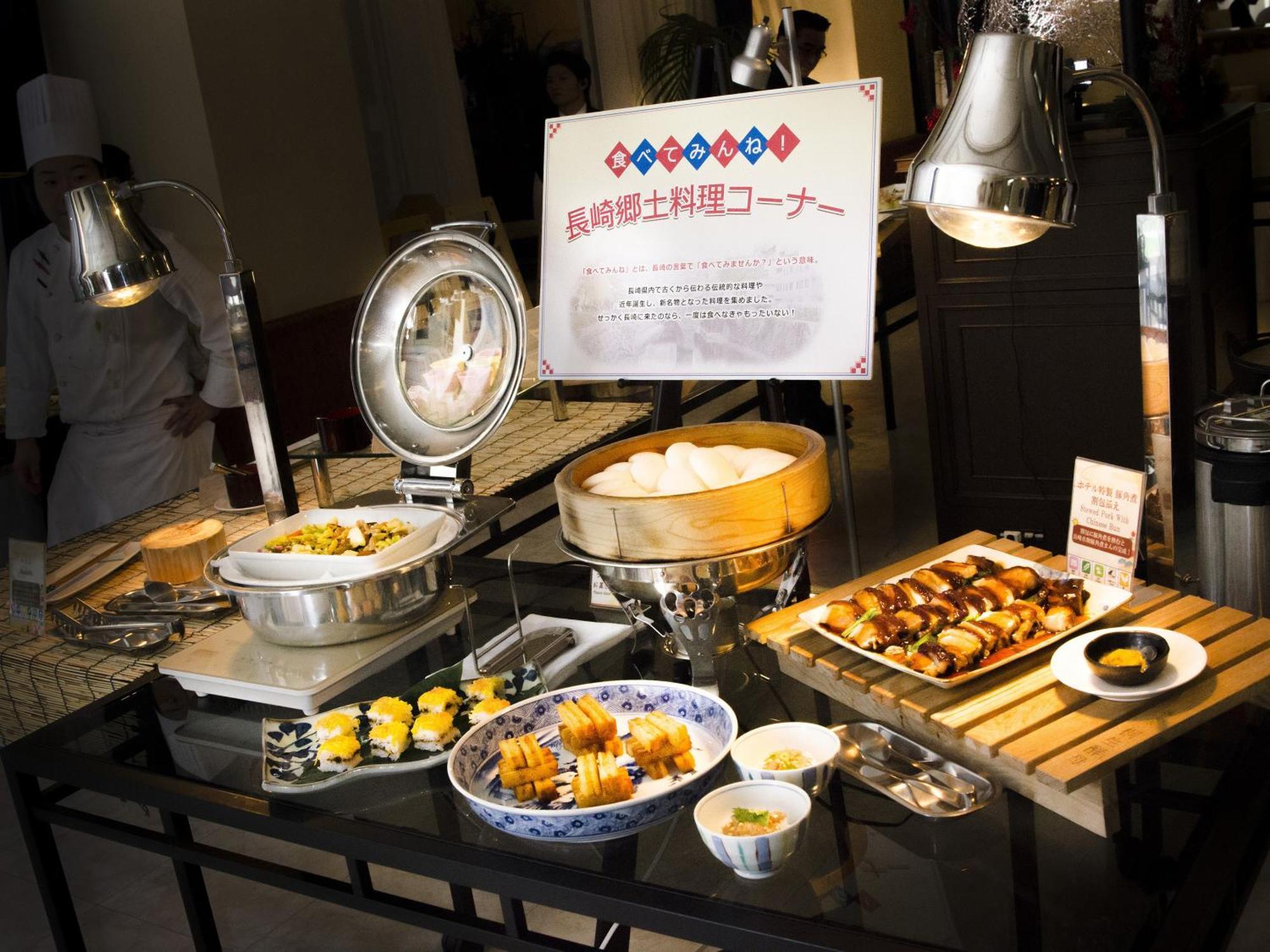 فندق ووترمارك نجاسكي هوس تن بوش ساسيبو المظهر الخارجي الصورة A chafing dish