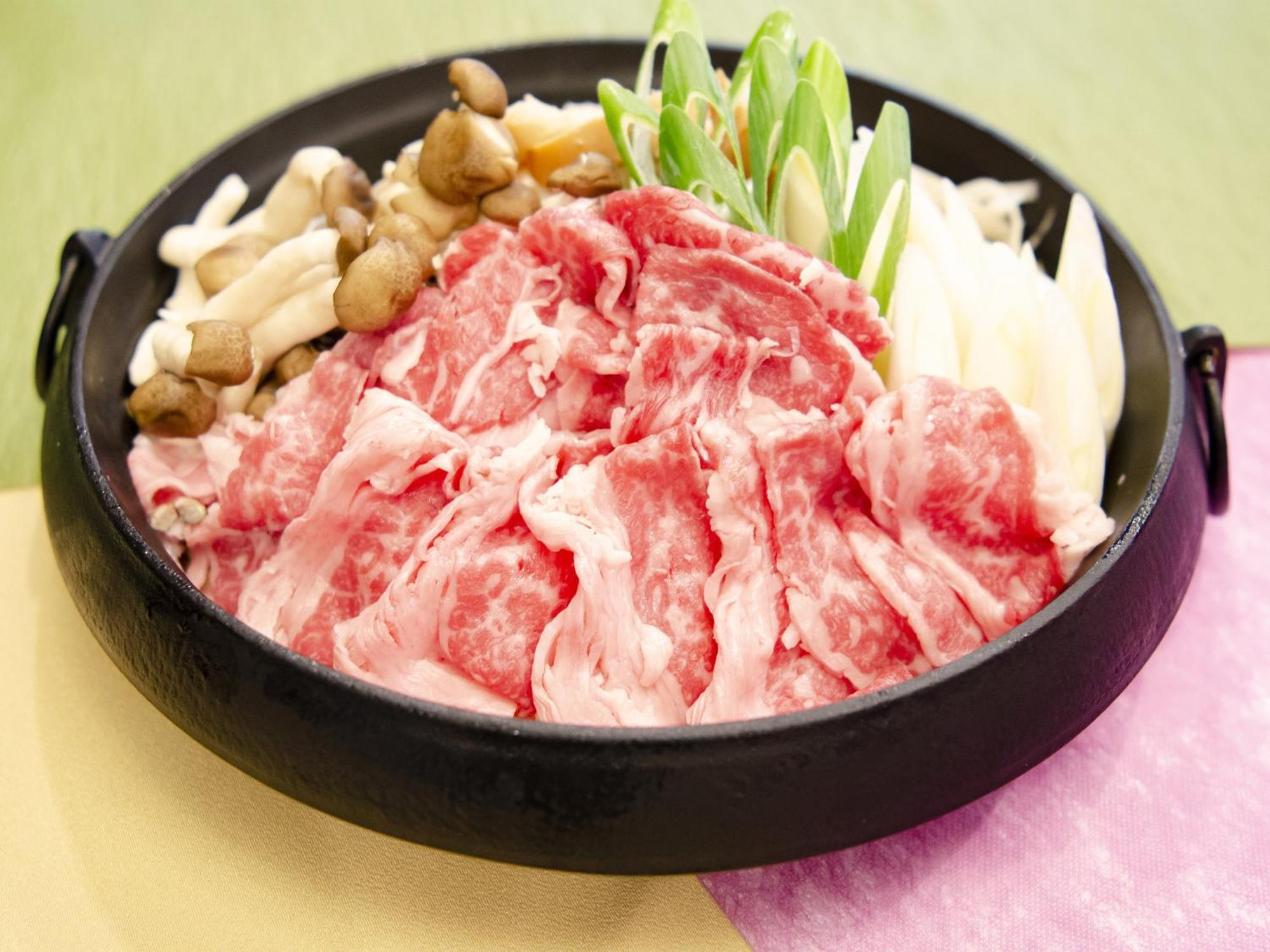 فندق ووترمارك نجاسكي هوس تن بوش ساسيبو المظهر الخارجي الصورة A plate of raw beef