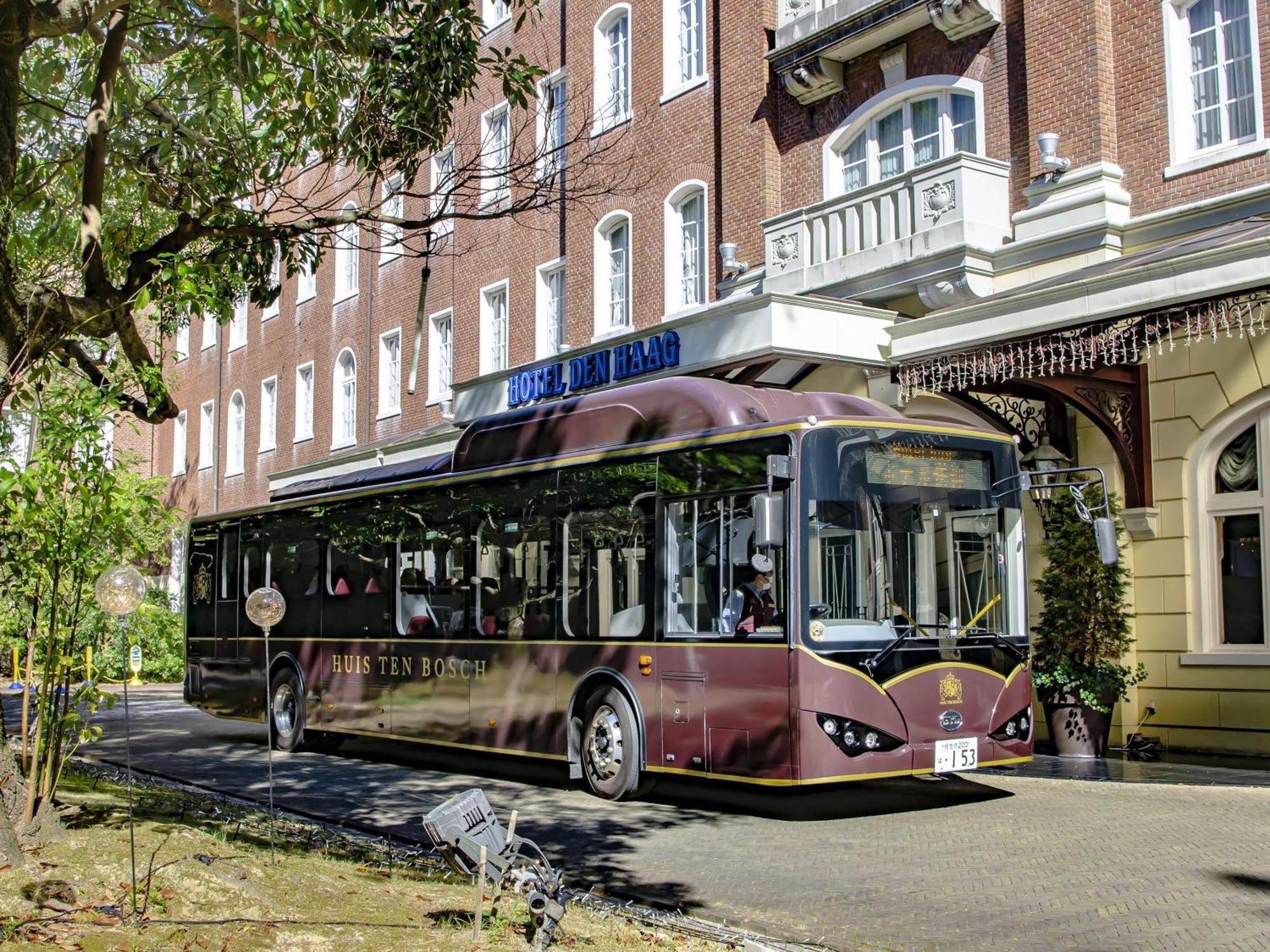 فندق ووترمارك نجاسكي هوس تن بوش ساسيبو المظهر الخارجي الصورة The first electric bus in the world, the BYD e6, in service in Shenzhen, China